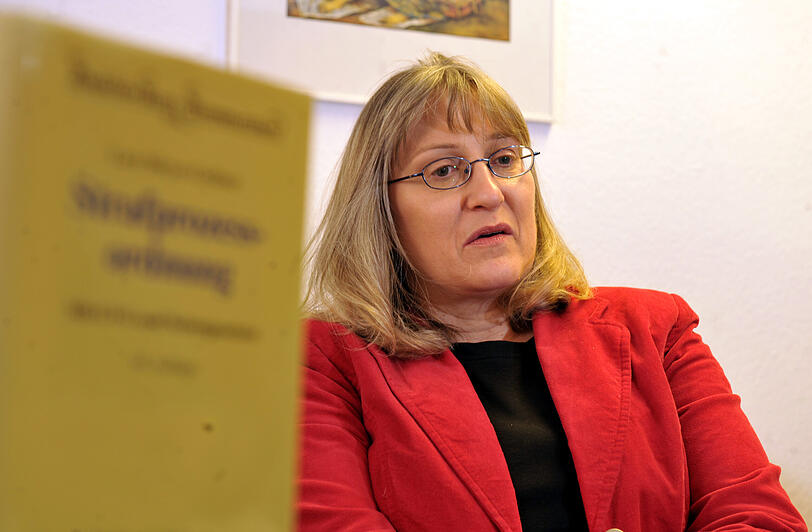 Die Rechtsanwältin Monika Goller ist seit zehn Jahren Opfer-Anwältin: &bdquo;Du denkst, du hast nach so langer Zeit schon alles gehört. Selbst ich könnte aber manchmal verzweifeln über die Aussagen von Tätern.