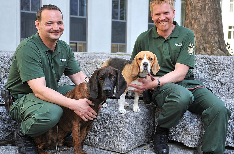 Andreas Stadler (l.) und Andreas Dindorf mit Buddy und Lilly.