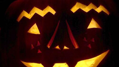Zu Halloween treiben viele Jugendliche ihr Unwesen in der Innenstadt. Zu Halloween treiben viele Jugendliche ihr Unwesen in der Innenstadt.