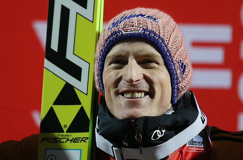 Severin Freund (Skisprung-Olympiasieger): Wenige Tage vor dem Start der Vierschanzentournee steht das Skisprung-Ass selbst am Herd. &bdquo;Es wird etwas Ordentliches zu essen geben: Ente mit Maronenpüree&ldquo;, kündigte Freund an. Im Mittelpunkt steht allerdings die Erholung vor dem Saisonhöhepunkt.