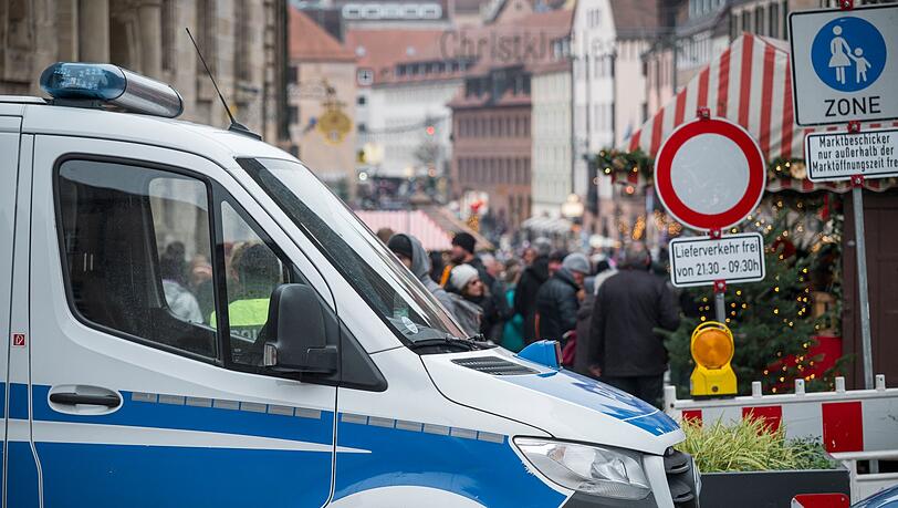 Bayerns Städte haben für die Weihnachtsmärkte Sicherheitskonzepte erarbeitet. (Archivbild) Bayerns Städte haben für die Weihnachtsmärkte Sicherheitskonzepte erarbeitet. (Archivbild)
