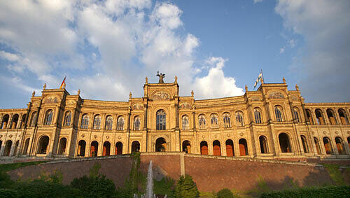 Das Maximilianeum, Sitz des Bayerischen Landtags. Das Maximilianeum, Sitz des Bayerischen Landtags.