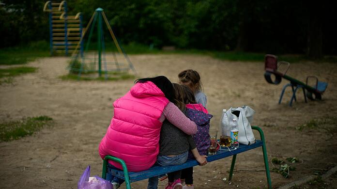 Die Ukraine befürchtet, dass russische Truppen den Donbass entvölkern wollen.