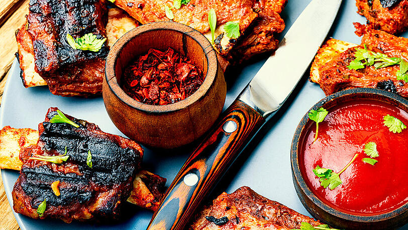 Eine Marinade macht das Fleisch besonders saftig und schmackhaft. Eine Marinade macht das Fleisch besonders saftig und schmackhaft.