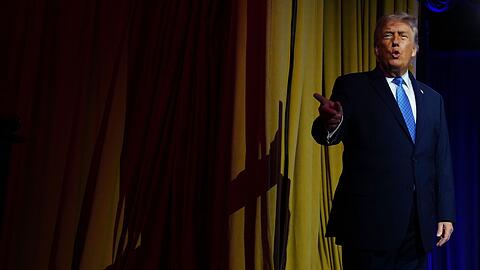 Trump sieht die Schuld f&uuml;r den Angriff auf das Frachtschiff beim Iran - und spricht von einem Versto&szlig; gegen die vereinbarte Waffenruhe. (Archivbild)
