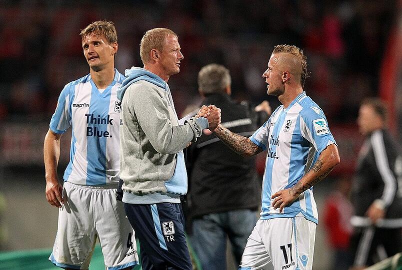 Löwen-Trainer Torsten Fröhling konnte mit der Leistung seiner beiden Torschützen Kai Bülow, Daniel Adlung und der restlichen Mannschaft zufrieden sein, zu einem Sieg reichte es aber auch in Nürnberg nicht.