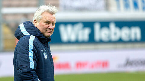 "Wir leben": Trainer Benno Möhlmann und der TSV 1860 stecken nach einer kleinen Aufholjagd und trotz der Rückschläge gegen Leipzig und Bielefeld mitten im Abstiegskampf der Zweiten Liga.