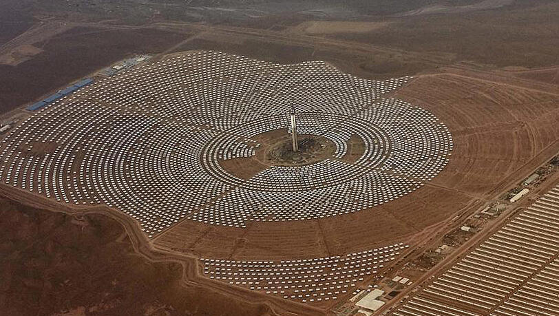 Das Solarkraftwerk Noor 3 in der Nähe von Ouarzazate (Marokko). Das Solarkraftwerk Noor 3 in der Nähe von Ouarzazate (Marokko).