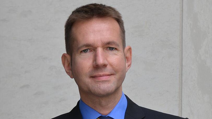 Der Wirtschaftswissenschaftler Claus Wunderlich ist wieder zum Spitzenkandidaten der Viertel-FDP gewählt worden. Der Wirtschaftswissenschaftler Claus Wunderlich ist wieder zum Spitzenkandidaten der Viertel-FDP gewählt worden.