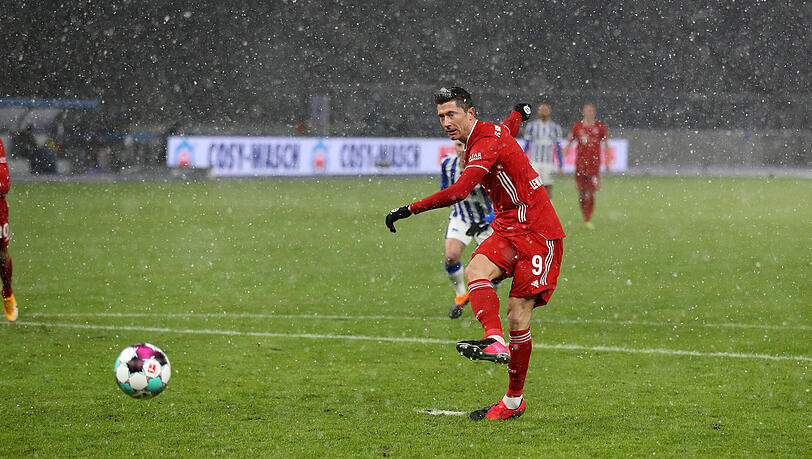 Robert Lewandowski hat den Elfmeter verschossen. Robert Lewandowski hat den Elfmeter verschossen.