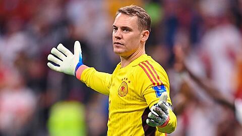 Das Comeback mit dem Adler auf der Brust muss erneut warten: Manuel Neuer reist wegen eines Infekts erst später nach Thüringen.