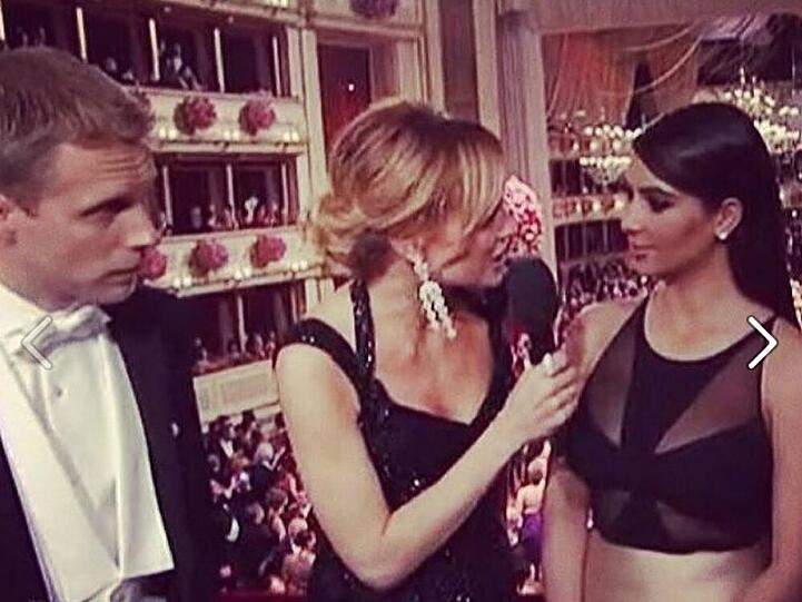 "...und dann bist Du mit Kim Kardashian auf dem Opernball..." kommentierte Oliver Pocher ein Bild, das er auf Facebook postete
