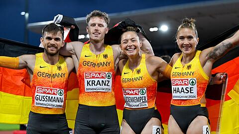 Die 4x100-Mixed-Staffel um Heiko Gussmann, Kevin Kranz, Gina L&uuml;ckenkemper und Rebekka Haase (von links nach rechts) gewann EM-Silber.