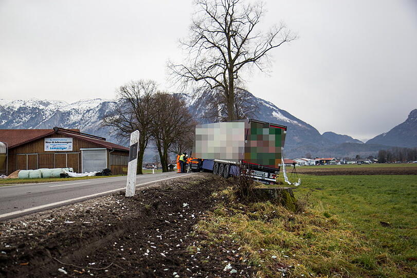 Die Bilder vom Lkw-Unfall in Anger.