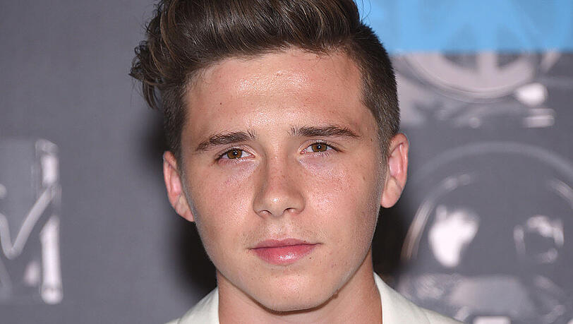 Brooklyn Beckham und Freundin Nicola Peltz sollen sich verlobt haben. Brooklyn Beckham und Freundin Nicola Peltz sollen sich verlobt haben.