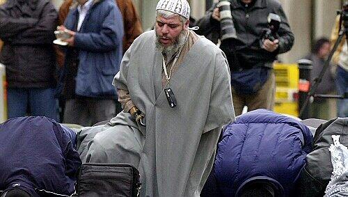 Abu Hamza verbüßt in Großbritannien eine siebenjährige Haftstrafe Abu Hamza verbüßt in Großbritannien eine siebenjährige Haftstrafe