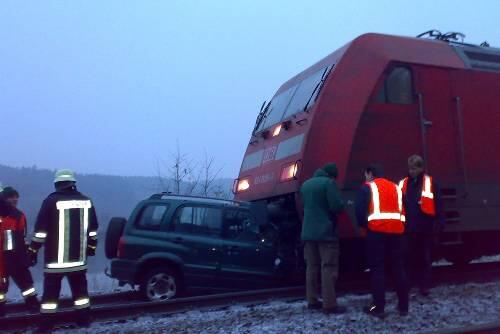 In diesem Autowrack überlebte eine Frau (49).