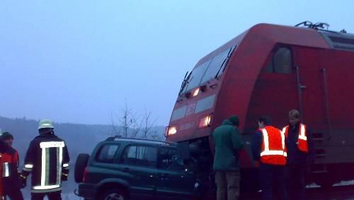 In diesem Autowrack überlebte eine Frau (49). In diesem Autowrack überlebte eine Frau (49).