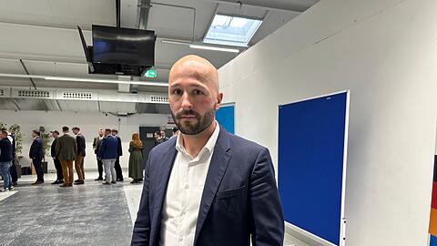 Der AfD-Abgeordnete Schmidt wurde nach eigenen Angaben auf dem Weg zur Veranstaltung geschlagen.