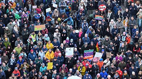 Rund 4.000 Menschen demonstrierten k&uuml;rzlich in Weilheim gegen rechts. (Archivbild)