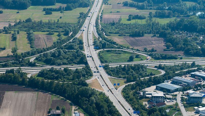 Das Autobahnkreuz Deggendorf. (Archiv)