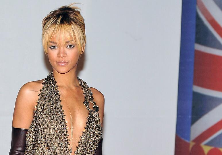 Auf ihrer "Anti World Tour" 2016 gastiert Superstar Rihanna am 7. August im Münchner Olympiastadion. Wir zeigen die schönsten Bilder der mit 210 Millionen verkauften digitalen Tracks bestverkaufenden Digital-Künstlerin aller Zeiten.
