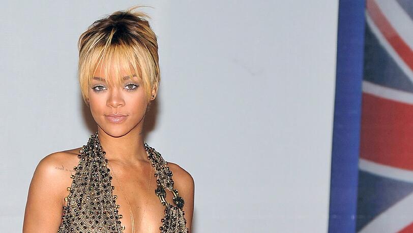 Auf ihrer "Anti World Tour" 2016 gastiert Superstar Rihanna am 7. August im Münchner Olympiastadion. Wir zeigen die schönsten Bilder der mit 210 Millionen verkauften digitalen Tracks bestverkaufenden Digital-Künstlerin aller Zeiten. Auf ihrer "Anti World Tour" 2016 gastiert Superstar Rihanna am 7. August im Münchner Olympiastadion. Wir zeigen die schönsten Bilder der mit 210 Millionen verkauften digitalen Tracks bestverkaufenden Digital-Künstlerin aller Zeiten.