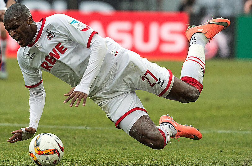 Nach Angaben des Vereins wurde Kölns Angreifer Anthony Modeste in einem Zweikampf mit Abwehrspieler Dominic Maroh am Sprunggelenk getroffen.