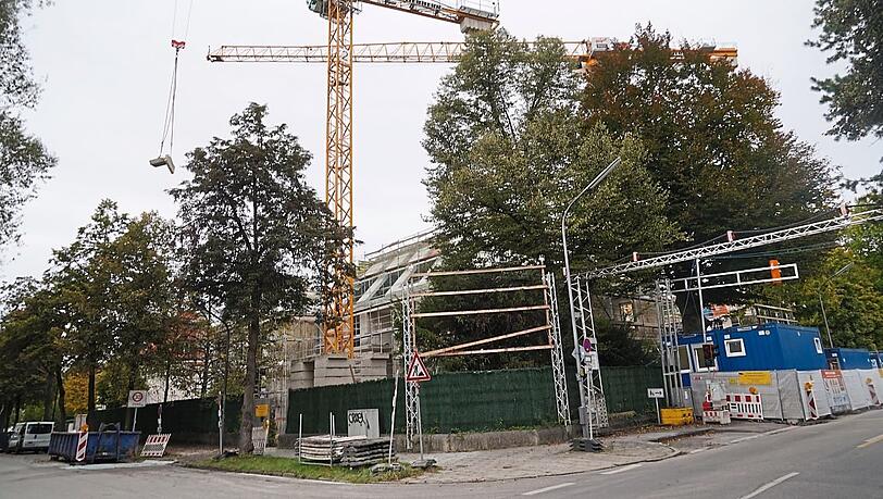 Noch steht von der neuen Luxusresidenz nicht viel mehr als die Hülle. Noch steht von der neuen Luxusresidenz nicht viel mehr als die Hülle.