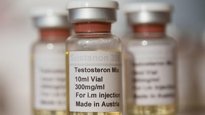 Fast ein Jahr lang besorgte die Angeklagte ihrem Ex Steroide. (Symbolfoto)