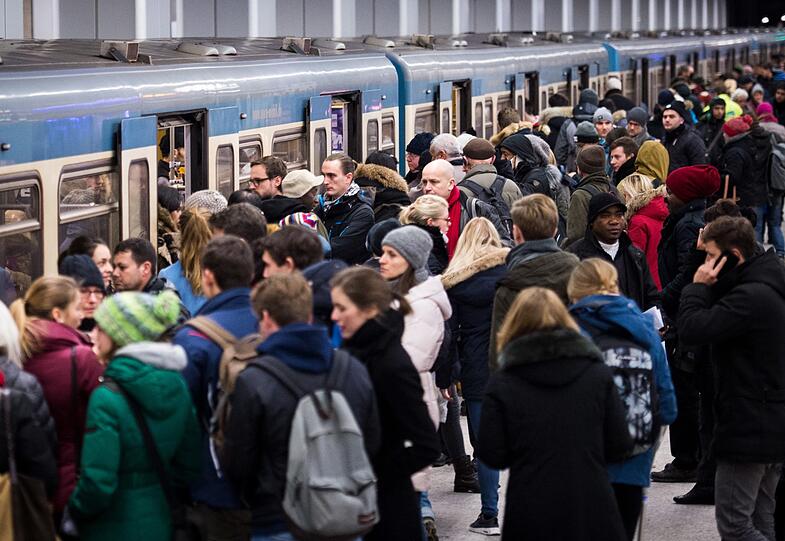 Münchens U-Bahnen sind immer voll. Deshalb muss was passieren.