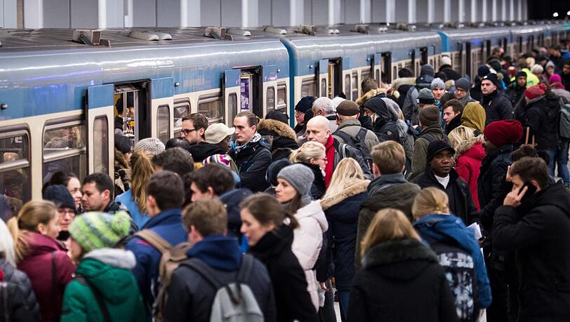 Münchens U-Bahnen sind immer voll. Deshalb muss was passieren.