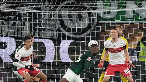 Wolfsburgs Josuha Guilavogui erzielt das Tor zum 1:0 gegen VfB Stuttgart.