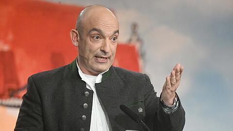 Der Kabarettist Django Asül spricht biem Maibock-Anstich im Hofbräuhaus.