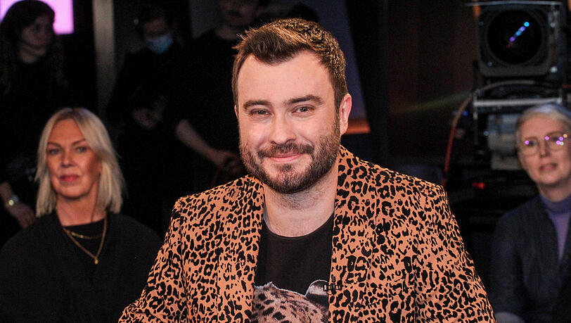 Sebastian Klussmann tritt seit 2013 als "Jäger" in der ARD-Quizsendung "Gefragt – Gejagt" auf. Sebastian Klussmann tritt seit 2013 als "Jäger" in der ARD-Quizsendung "Gefragt – Gejagt" auf.