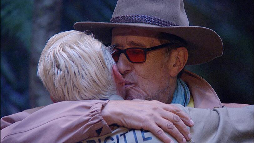 Küsschen zur Begrüßung: Brigitte Nielsen und Rolf Zacher.