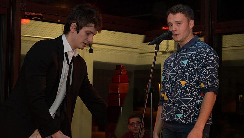 Die Finalisten des ComOly 2014: Max Olbrich (l.) und Dominik Erhart. Die Finalisten des ComOly 2014: Max Olbrich (l.) und Dominik Erhart.