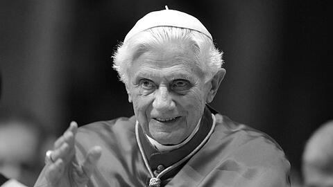 Der emeritierte Papst Benedikt XVI. ist im Alter von 95 Jahren verstorben.