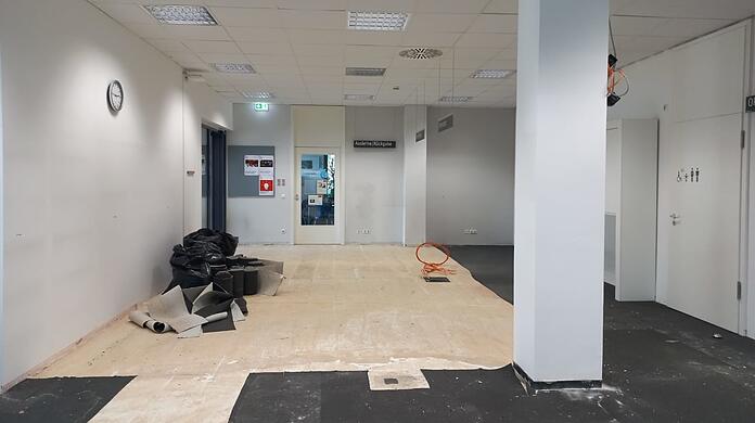 Die Lage in Berg am Laim im September: Nach einem Wasserschaden im Juni schreiten die Arbeiten nur langsam voran.