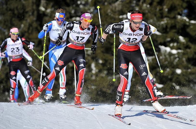 Evi Sachenbacher-Stehle, die Italienier Marianna Longa, Nicole Fessel und Katrin Zeller beim MAssenstart in Oslo. (Archivbild vom 05.03.2011)