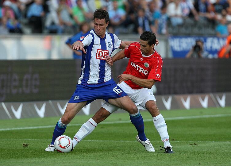 Sein Debut bei Hertha gab er am 20. August 2010 im Spiel gegen Rot-Weiß Oberhausen.
