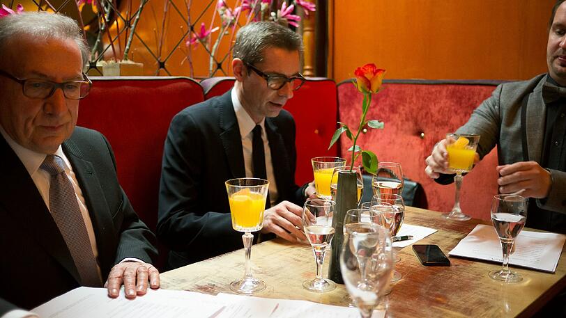 Die Jury hatte nur eine Bedingung gestellt: Das Getränk muss Champagner enthalten.