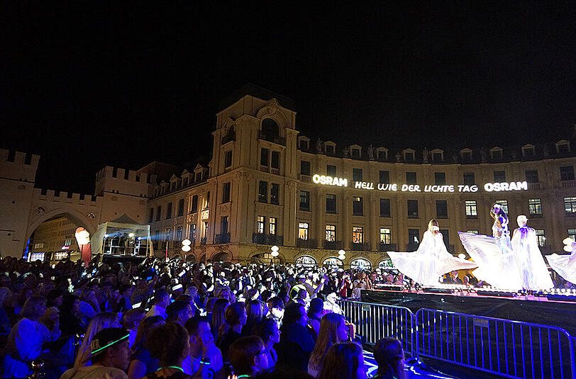 Nackte Haut - und das mitten am Stachus. Klicken Sie sich durch die Bilder der Dessous-Modenschau bei der Münchner Shoppingnacht.