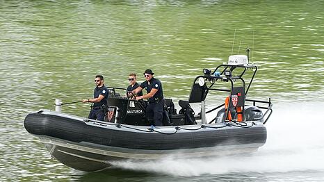 Nach dem Fund von vier Leichen in der Seine hat die Polizei einen Mann unter Mordverdacht festgenommen (Archivbild).