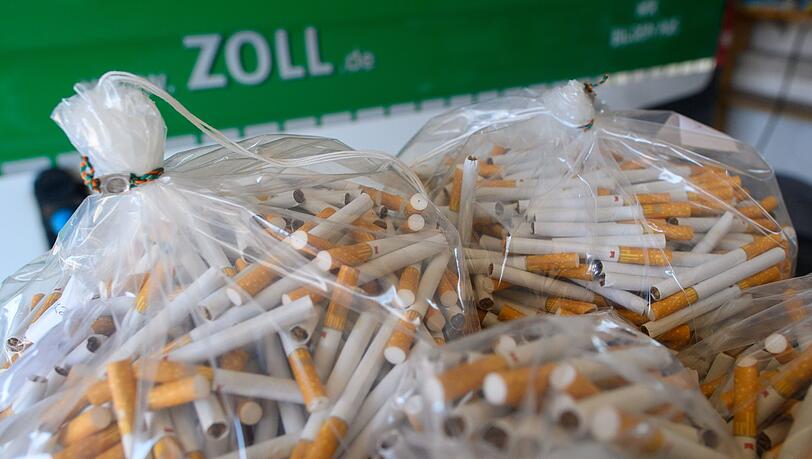 30.000 unverzollte Zigaretten stellten die Z&ouml;llner sicher. (Symbolbild)