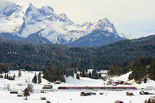 Skisaison beginnt auf der Zugspitze.