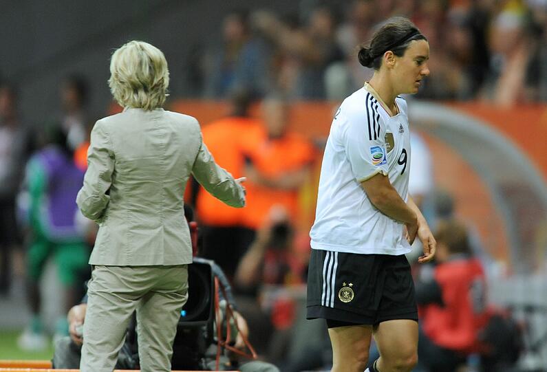 Am Ende war da Frust: Vom 26. Juni bist zum 17. Juli wurde die Frauenfußball Weltmeisterschaft in Deutschland ausgetragen. Der Titelverteidiger Deutschland schied bereits im Viertelfinale aus.