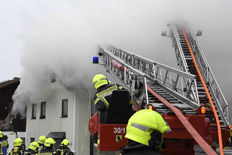 Zahlreiche Feuerwehren waren im Einsatz.
