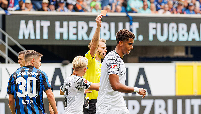 Jamie Lawrence sammelte schon zwei gelb/rote Karten