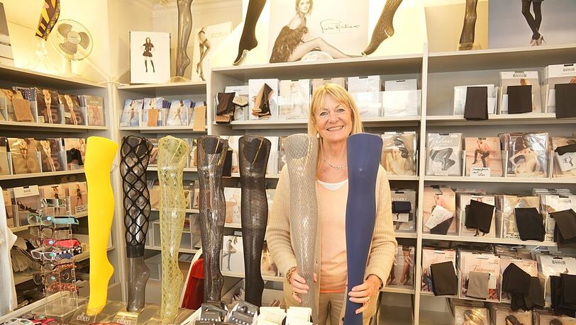Die "Strumpf-Tante" gibt es seit 1936. Vor 34 Jahren hat Ingrid Staab den Kultladen übernommen. Die "Strumpf-Tante" gibt es seit 1936. Vor 34 Jahren hat Ingrid Staab den Kultladen übernommen.